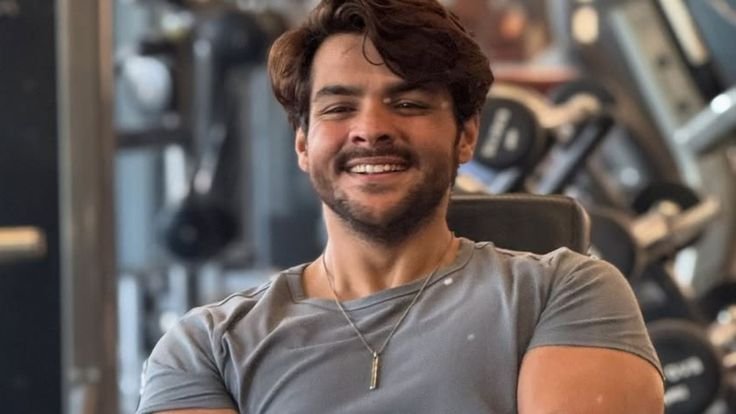 Ashish Chanchlani GF: